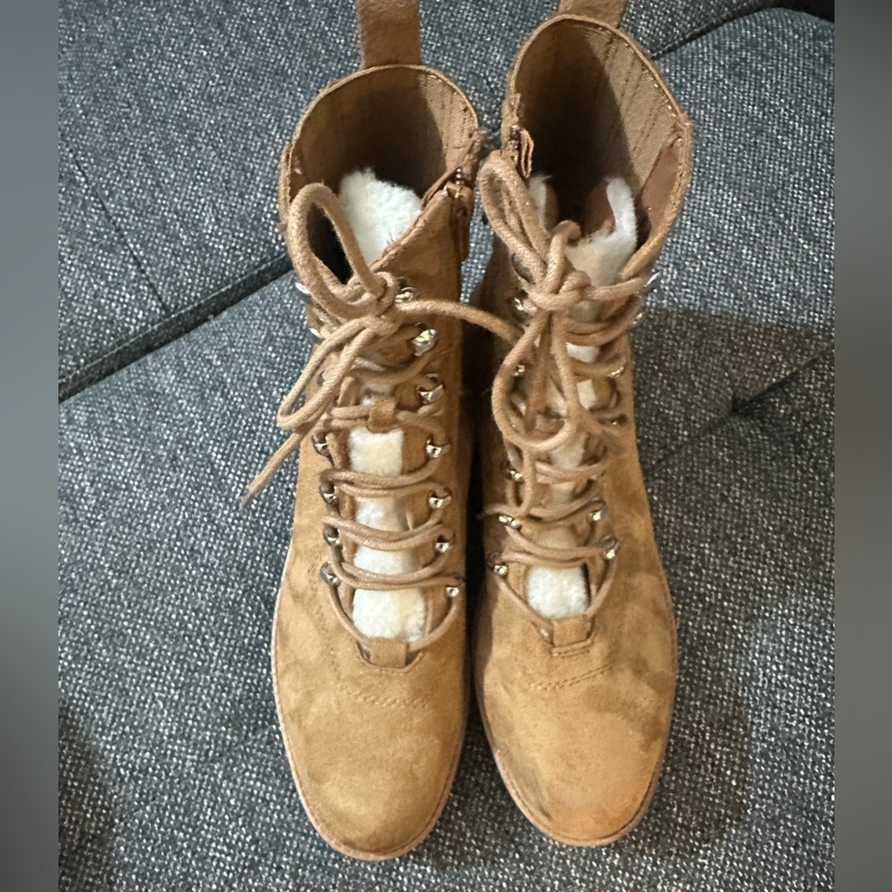 INDIGO RD. IRIZMA TAN LACE UP & SIDE ZIPPER COMBAT LUG SOLES ANKLE BOOTS 10 - Picture 2 of 4